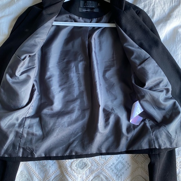 ONLY- Fully Lined Crepe Blazer - Picture 5 of 10